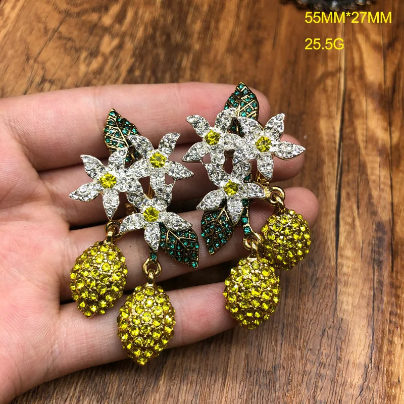 Vintage Flower Lemon Drop Earrings Full Diamond Inlay Versatile Zircon Flower Dangles Jewelry Accessory Birthday Gifts for Women
Vintage Flower Lemon Drop Earrings Full Diamond Inlay Versatile Zircon Flower Dangles Jewelry Accessory Birthday Gifts for Women