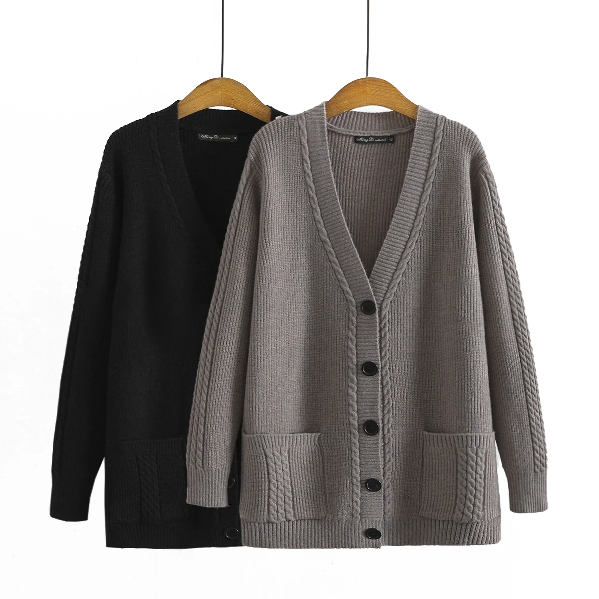 Autumn Korean Style Large Size Women's Casual Knitted V-Neck Button Double Pocket Long Sleeve Cardigan Pure Color Commute Style
Autumn Korean Style Large Size Women's Casual Knitted V-Neck Button Double Pocket Long Sleeve Cardigan Pure Color Commute Style