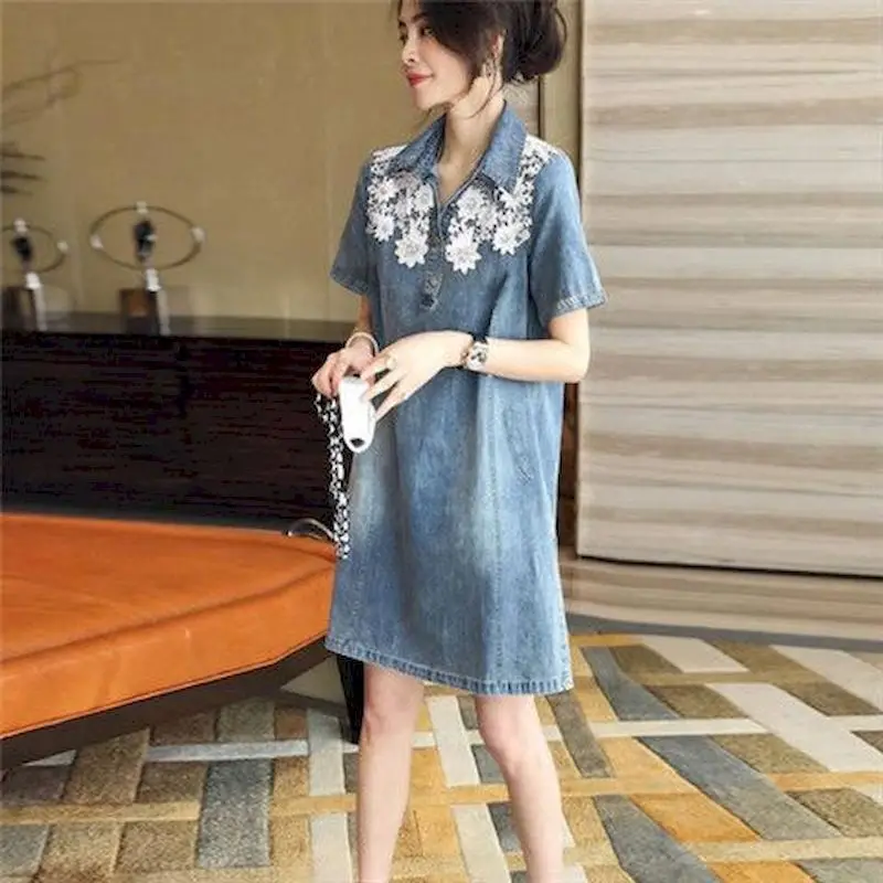 Blue Denim Lace Dress Women Fashion POLO Collar Dresses Casual Loose Straight Skirt 2024 Summer New Trend Short Sleeve Dress
Blue Denim Lace Dress Women Fashion POLO Collar Dresses Casual Loose Straight Skirt 2024 Summer New Trend Short Sleeve Dress