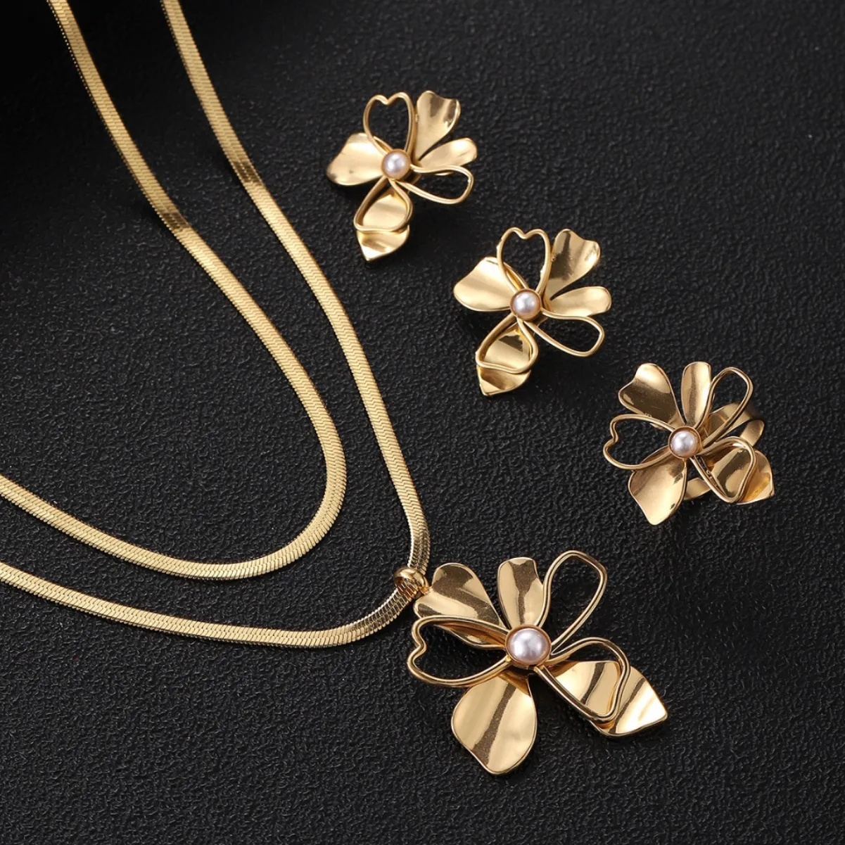 Jewelry4you European and American style pearl flower minimalist ins style four leaf flower necklace ring jewelry set
Jewelry4you European and American style pearl flower minimalist ins style four leaf flower necklace ring jewelry set