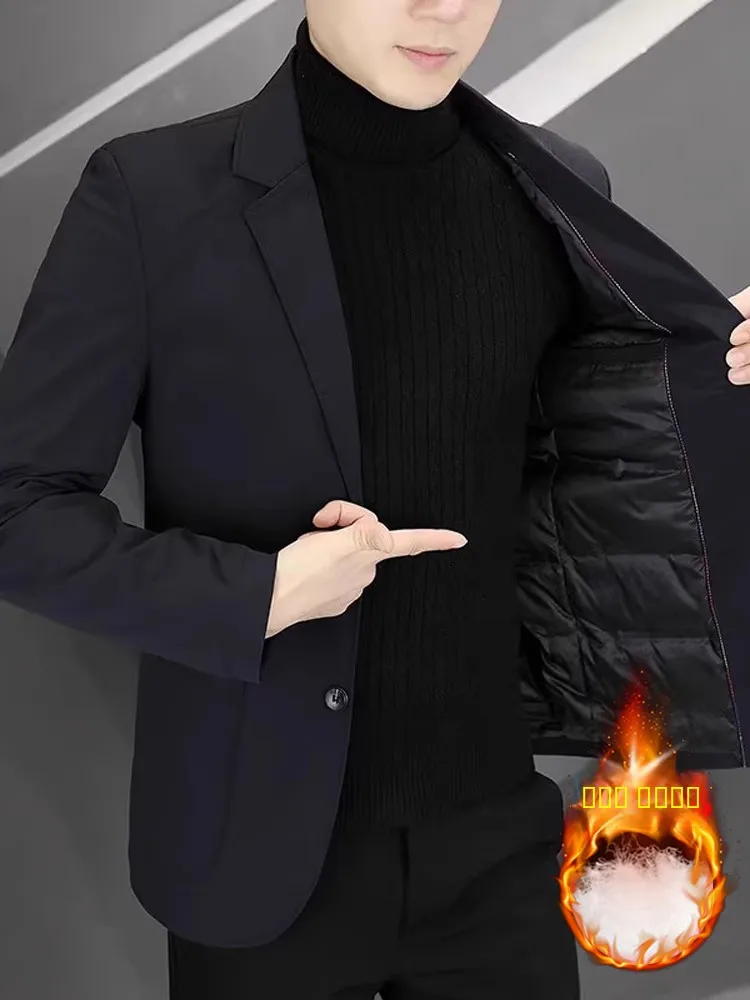 Зимняя утепленная белая пуховая куртка для мужчин: повседневная, модная, высококачественная, приталенная, деловая, однобортная.
Зимняя утепленная белая пуховая куртка для мужчин: повседневная, модная, высококачественная, приталенная, деловая, однобортная.