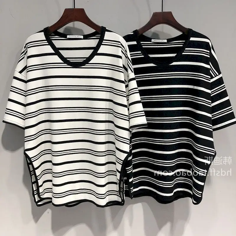 Summer T Shirt Women Loose Oversized Striped Short Sleeve T-shirt Korean Casual V-neck Mid-length Tshirt Tops Women's Ins Trend
Summer T Shirt Women Loose Oversized Striped Short Sleeve T-shirt Korean Casual V-neck Mid-length Tshirt Tops Women's Ins Trend