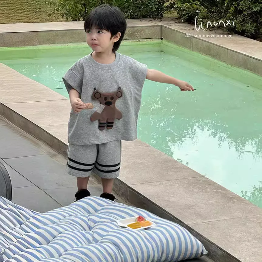 Toddler Boys Summer Korean 2PCS Clothes Set 3D Bear Loose Versatile Cotton T Shirt Striped Straight Shorts Suit Baby Boy Outfits
Toddler Boys Summer Korean 2PCS Clothes Set 3D Bear Loose Versatile Cotton T Shirt Striped Straight Shorts Suit Baby Boy Outfits