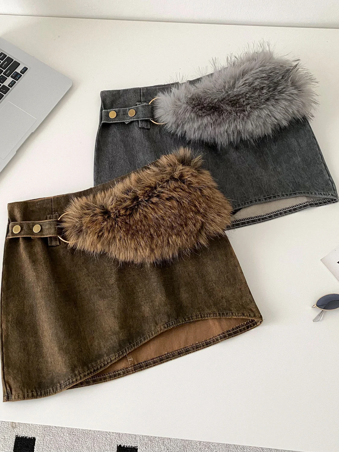 Лоскутная юбка с низкой талией, женская осень-зима 2025, новинка Sle в стиле ретро, асимметричная юбка из искусственного меха в американском стиле Spicy Girl
Лоскутная юбка с низкой талией, женская осень-зима 2025, новинка Sle в стиле ретро, асимметричная юбка из искусственного меха в американском стиле Spicy Girl