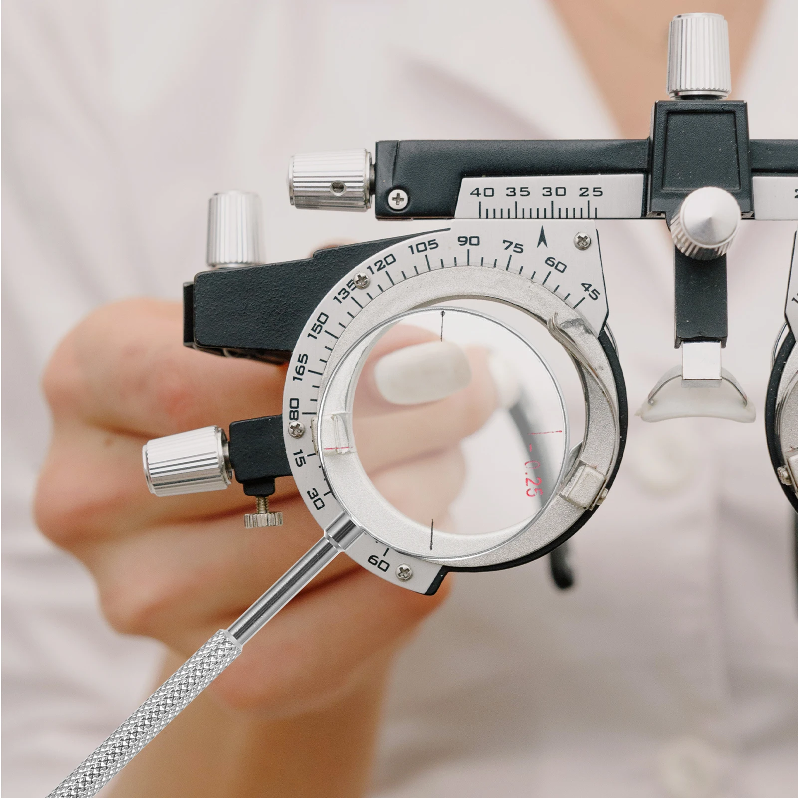 2pcs Round Cross Cylinder Lens Tool 0.25/0.5 Diopters Optical Testing Equipment For Optometry 70Mm Handle Teaching Aids Optical
2pcs Round Cross Cylinder Lens Tool 0.25/0.5 Diopters Optical Testing Equipment For Optometry 70Mm Handle Teaching Aids Optical