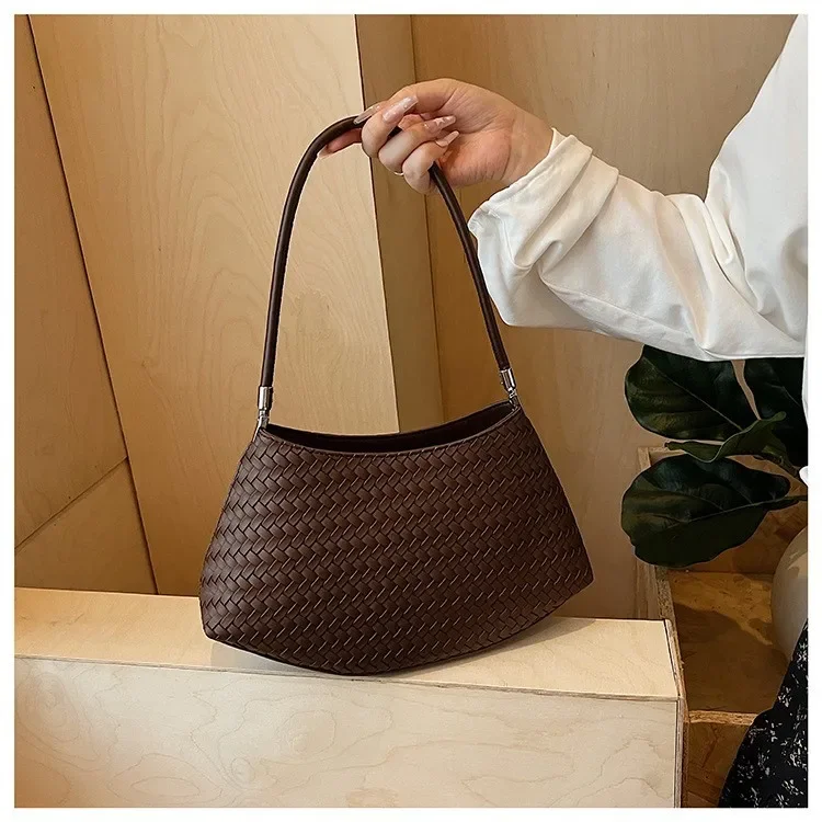 2025 Woven Underarm Shoulder Bag for Women Minimalist Shoulder Crossbody Purse Fashionable Handbag
2025 Woven Underarm Shoulder Bag for Women Minimalist Shoulder Crossbody Purse Fashionable Handbag