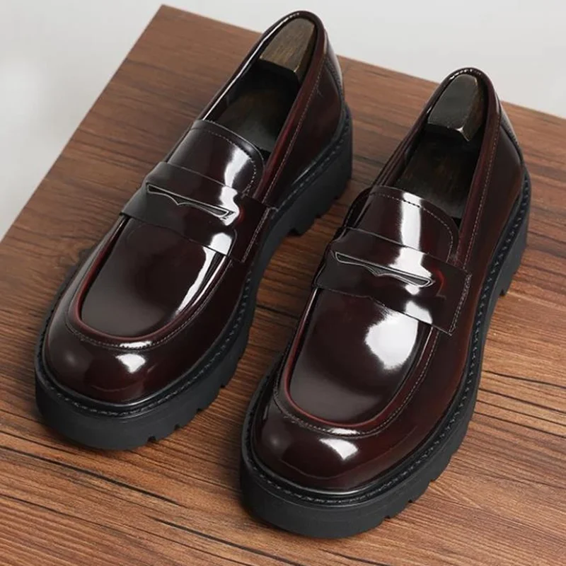 High-end Cowhide Leather Shoes For Men Round-toe Slip-on Shining Patent Leather Business Formal Shoes Man Dress Loafers
High-end Cowhide Leather Shoes For Men Round-toe Slip-on Shining Patent Leather Business Formal Shoes Man Dress Loafers