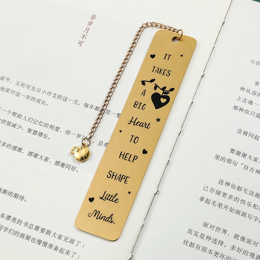 1pcs Golden Stainless Steel Bookmark with Apple Pendant Exit Gift for Colleague, Graduation Gift for Student Farewell Gift
1pcs Golden Stainless Steel Bookmark with Apple Pendant Exit Gift for Colleague, Graduation Gift for Student Farewell Gift