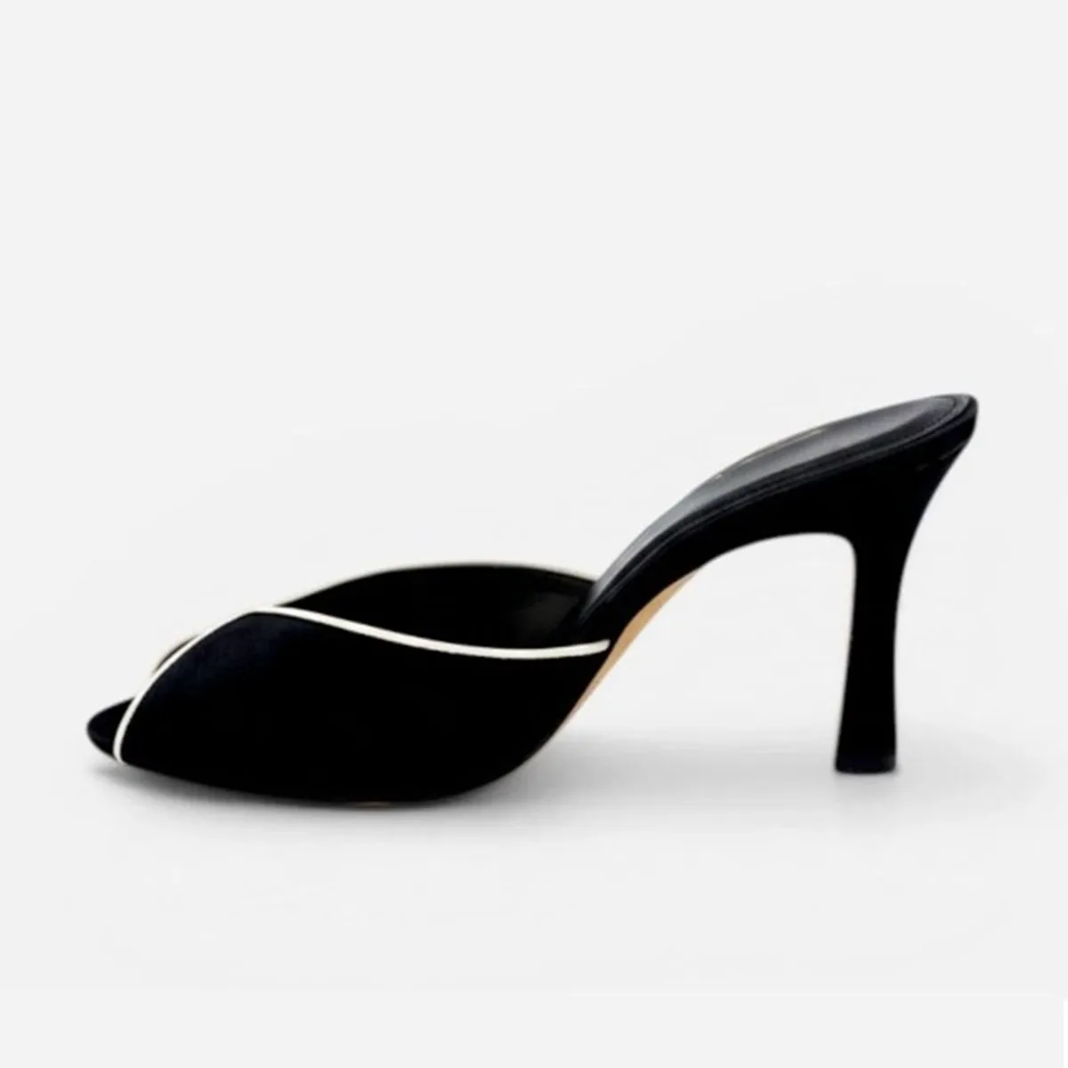 Arden Furtado Summer Black Satin Peep toe Slippers Round toe pull-on Stilettos heels Sexy Word slippers Outdoor wear Mules
Arden Furtado Summer Black Satin Peep toe Slippers Round toe pull-on Stilettos heels Sexy Word slippers Outdoor wear Mules