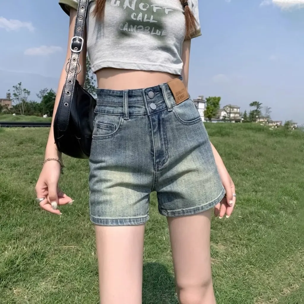 Women's Vintage Versatile High-Waisted Denim Shorts Slimming Petite Straight-Leg Hot Pants Summer 2025 New Design
Women's Vintage Versatile High-Waisted Denim Shorts Slimming Petite Straight-Leg Hot Pants Summer 2025 New Design