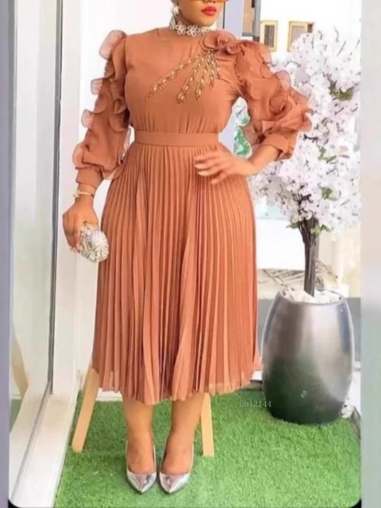 Женское винтажное элегантное плиссированное платье миди трапециевидной формы с рюшами на рукавах и воротником-стойкой со стразами, стильные вечерние наряды
Женское винтажное элегантное плиссированное платье миди трапециевидной формы с рюшами на рукавах и воротником-стойкой со стразами, стильные вечерние наряды