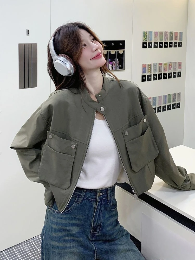 Зеленая короткая женская куртка в корейском стиле, новинка 2025 года, уникальный дизайн, повседневная верхняя одежда
Зеленая короткая женская куртка в корейском стиле, новинка 2025 года, уникальный дизайн, повседневная верхняя одежда