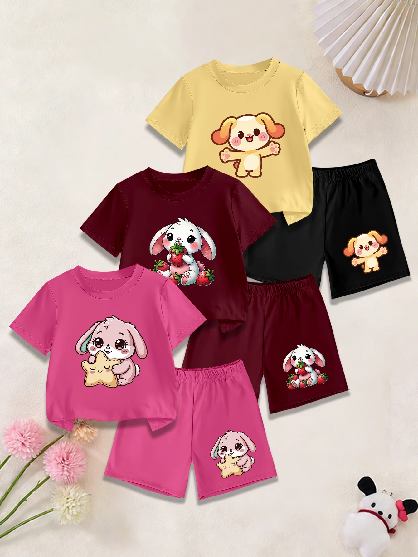 6 предметов: летний комплект из футболки и шорт для девочек, с принтом мультяшного кролика, держащего звезды, кролика, держащего клубнику и счастливой собаки.
6 предметов: летний комплект из футболки и шорт для девочек, с принтом мультяшного кролика, держащего звезды, кролика, держащего клубнику и счастливой собаки.