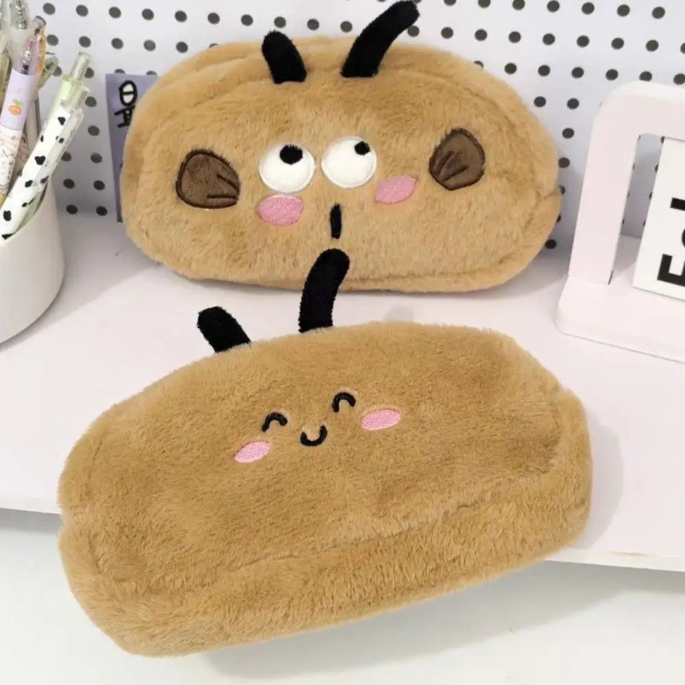 Plush Bee Pencil Case Dirt Resistant Multi-functional Plush Pen Bag Korean Style Organizer Student Stationery Storage Bag
Plush Bee Pencil Case Dirt Resistant Multi-functional Plush Pen Bag Korean Style Organizer Student Stationery Storage Bag