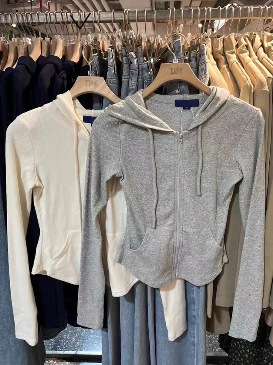 Simple Solid Knitted Zip-up Hooded Long Sleeve Tee Women Autumn New Casual Slim Pocket Cotton Tops Harajuku Vintage T-shirts Y2K
Simple Solid Knitted Zip-up Hooded Long Sleeve Tee Women Autumn New Casual Slim Pocket Cotton Tops Harajuku Vintage T-shirts Y2K