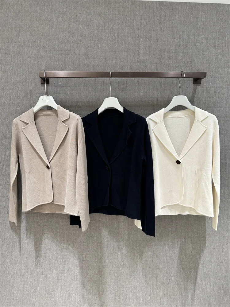 Women's Jacket 2024 New Linen Single Button Notched Collar Solid Color Casual Long Sleeved Suit Coat
Women's Jacket 2024 New Linen Single Button Notched Collar Solid Color Casual Long Sleeved Suit Coat