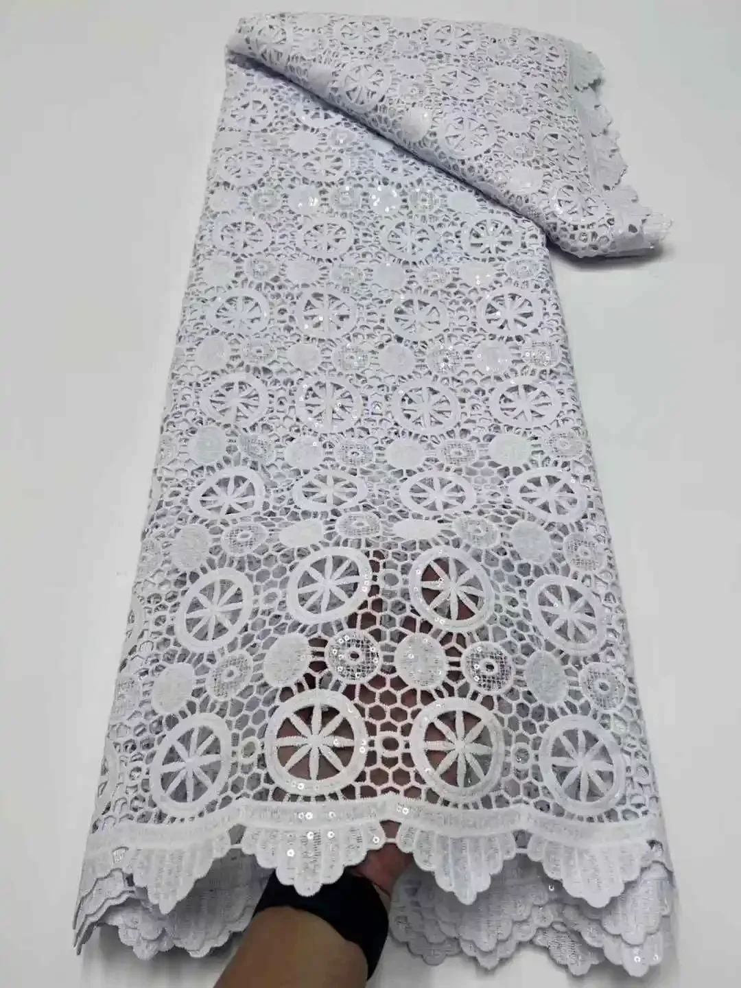 2025 White African Water Soluble Lace Fabric High Quality French Milk Silk Pure Net Lace Fabric For Women Cloth Dress Sew AH2041
2025 White African Water Soluble Lace Fabric High Quality French Milk Silk Pure Net Lace Fabric For Women Cloth Dress Sew AH2041