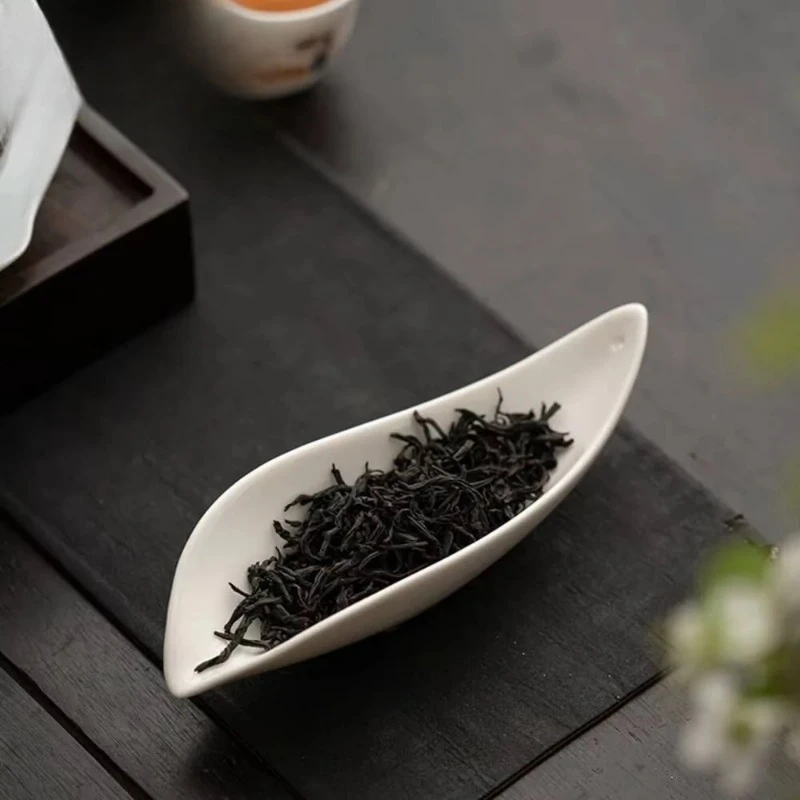 Чайная ложка-совок из белого фарфора Дэхуа с лотосом и дзен-мотивом, для чахэ, домашняя, подарочная, столовая утварь
Чайная ложка-совок из белого фарфора Дэхуа с лотосом и дзен-мотивом, для чахэ, домашняя, подарочная, столовая утварь