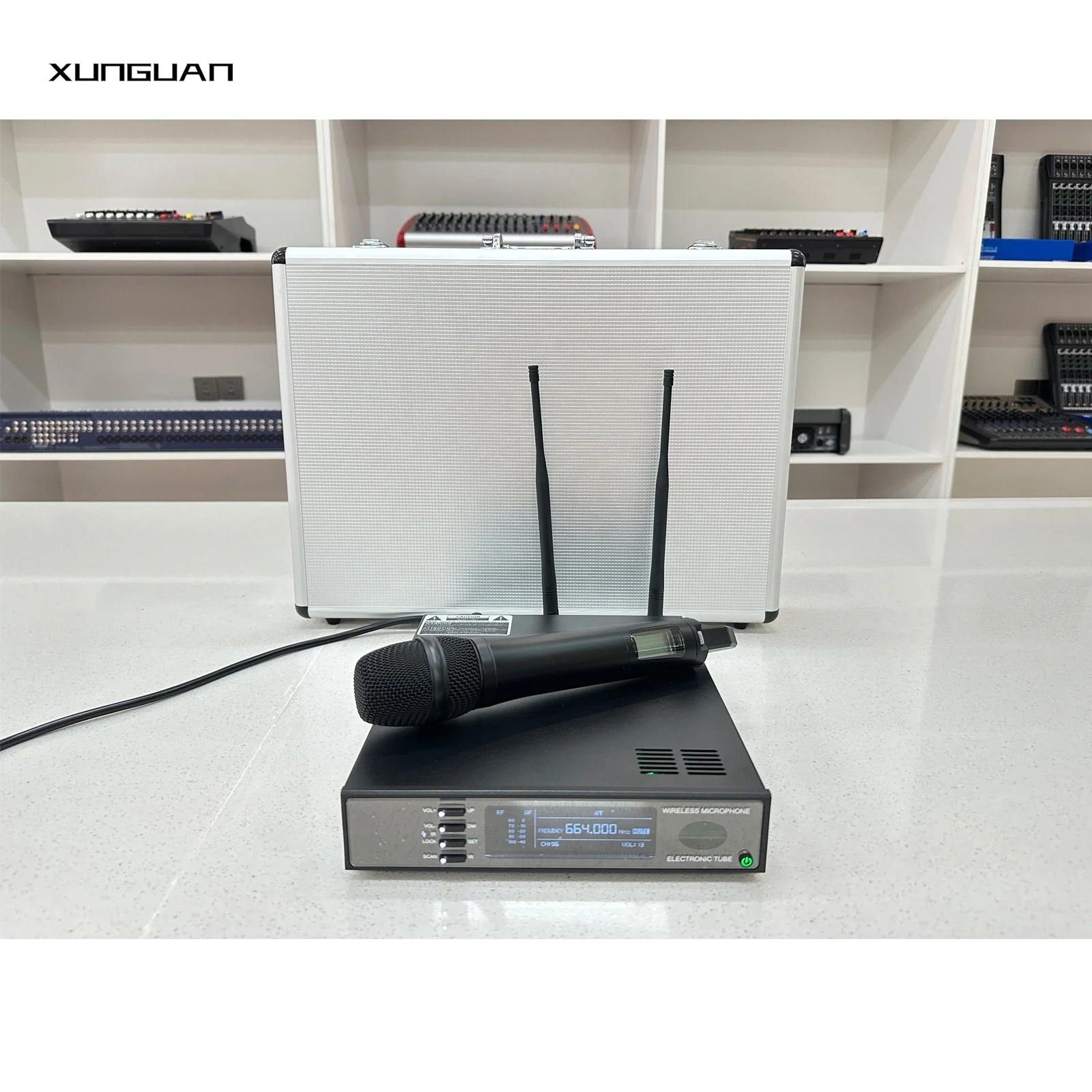 RIY-10 with 93A Handheld 250 Meters Working Distance True Diversity 1CH Wireless Microphone for Stage Singing
RIY-10 with 93A Handheld 250 Meters Working Distance True Diversity 1CH Wireless Microphone for Stage Singing