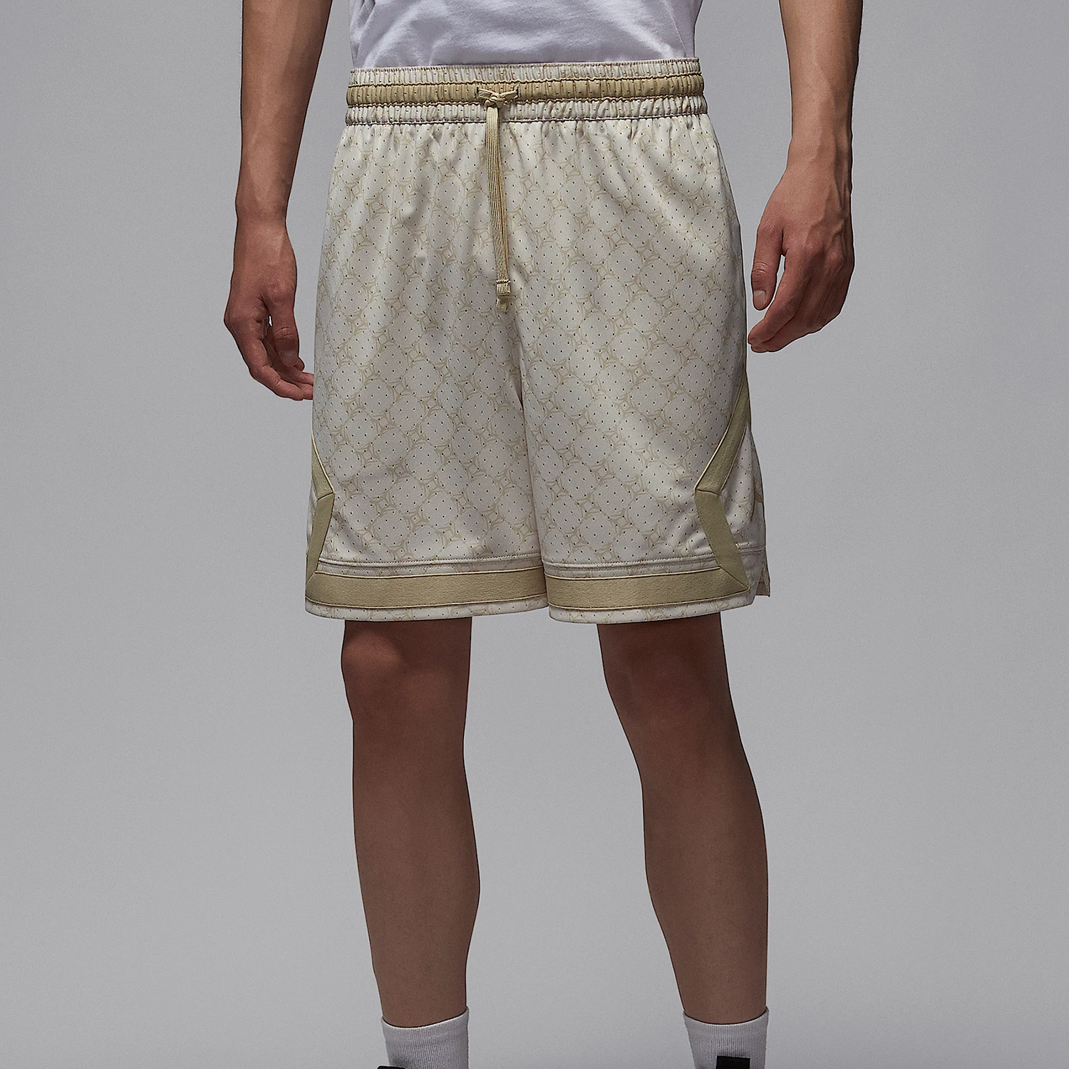 Nike Authentic JORDAN Men's Breathable Dry Full Print Sports Shorts HQ8664-104
Nike Authentic JORDAN Men's Breathable Dry Full Print Sports Shorts HQ8664-104
