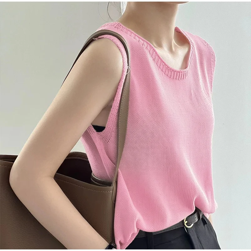 New Sleeveless Knitted Vest Women's Top Versatile Loose Short Vest Solid Color Can Be Worn Externally Casual Daily Women's Top
New Sleeveless Knitted Vest Women's Top Versatile Loose Short Vest Solid Color Can Be Worn Externally Casual Daily Women's Top