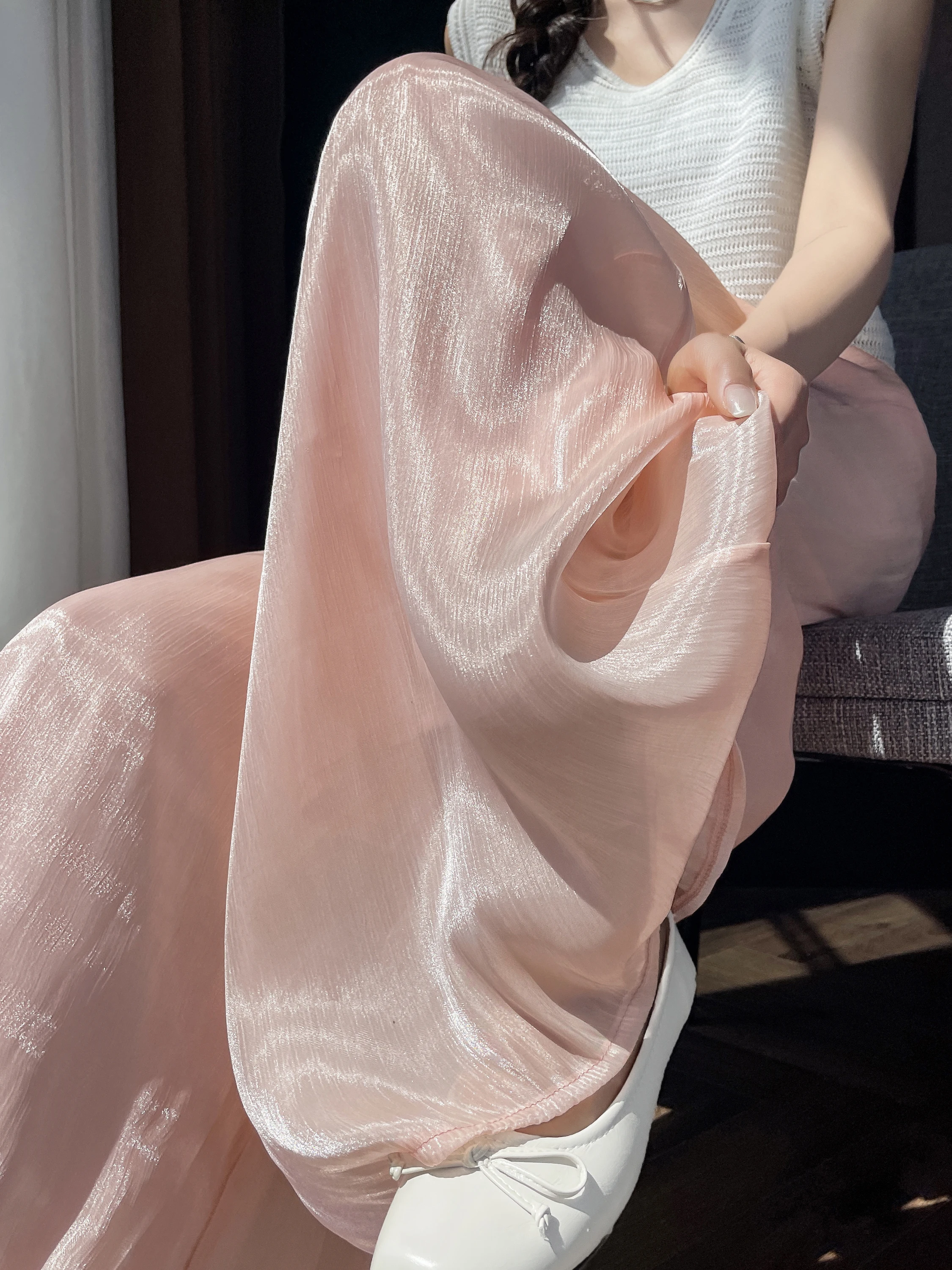 Pink Shiny Icy Silk Wide Leg Pants Women Summer Thin Hanging Draping Long Trousers Casual High Waist Polyester Fiber Straight...
Pink Shiny Icy Silk Wide Leg Pants Women Summer Thin Hanging Draping Long Trousers Casual High Waist Polyester Fiber Straight...