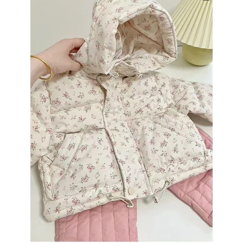 Baby Girls Winter Down Cotton Jacket Kid Printing Flower Clothes Loose Korean Version Coat Thicken Warm Snowsuit Child Outerwear
Baby Girls Winter Down Cotton Jacket Kid Printing Flower Clothes Loose Korean Version Coat Thicken Warm Snowsuit Child Outerwear