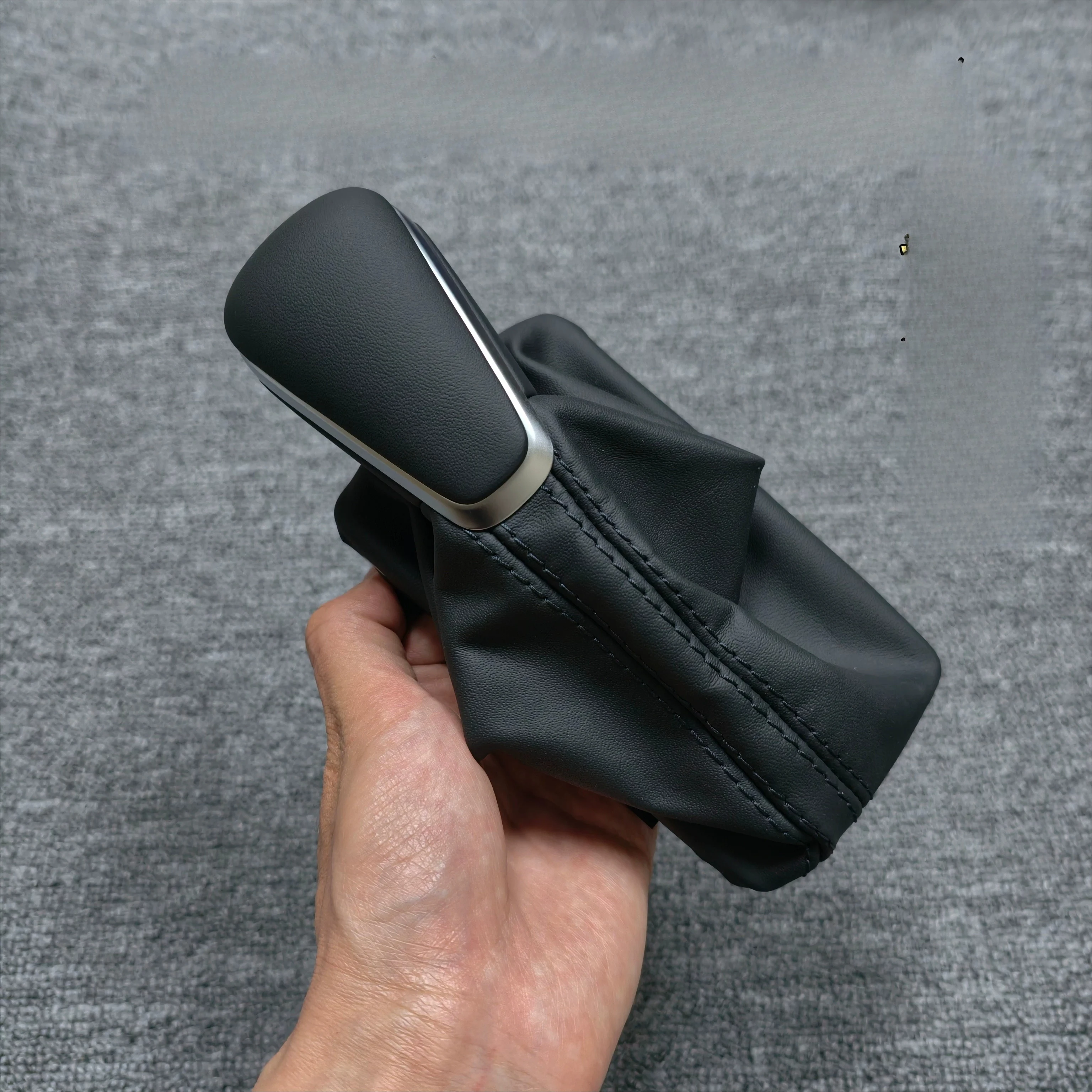 For Audi A4L Q5 A6L Shift Knobs
For Audi A4L Q5 A6L Shift Knobs