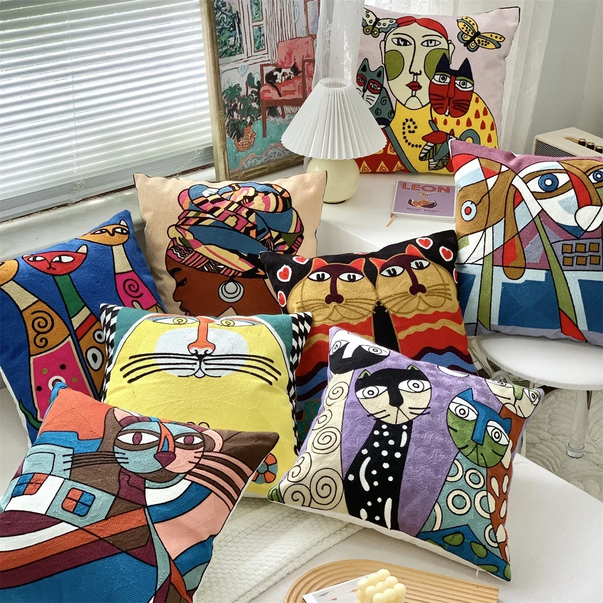 Abstract Cat and Dog Pillow Cover Picasso Handmade Embroidered Sofa Pillow Hanging Painting Cotton and Hemp Cushion Cover
Abstract Cat and Dog Pillow Cover Picasso Handmade Embroidered Sofa Pillow Hanging Painting Cotton and Hemp Cushion Cover