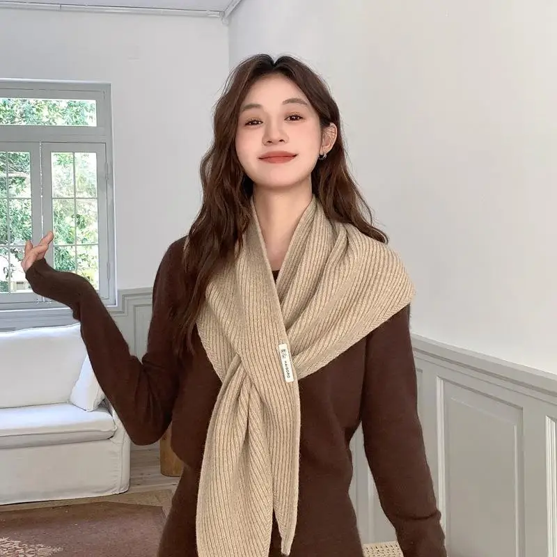 Новый женский вязаный шерстяной шарф, треугольная шаль, шарфы, осень-зима, теплый защитный шарф для шеи, Y2K, ветрозащитные шарфы с крестом для девочек
Новый женский вязаный шерстяной шарф, треугольная шаль, шарфы, осень-зима, теплый защитный шарф для шеи, Y2K, ветрозащитные шарфы с крестом для девочек