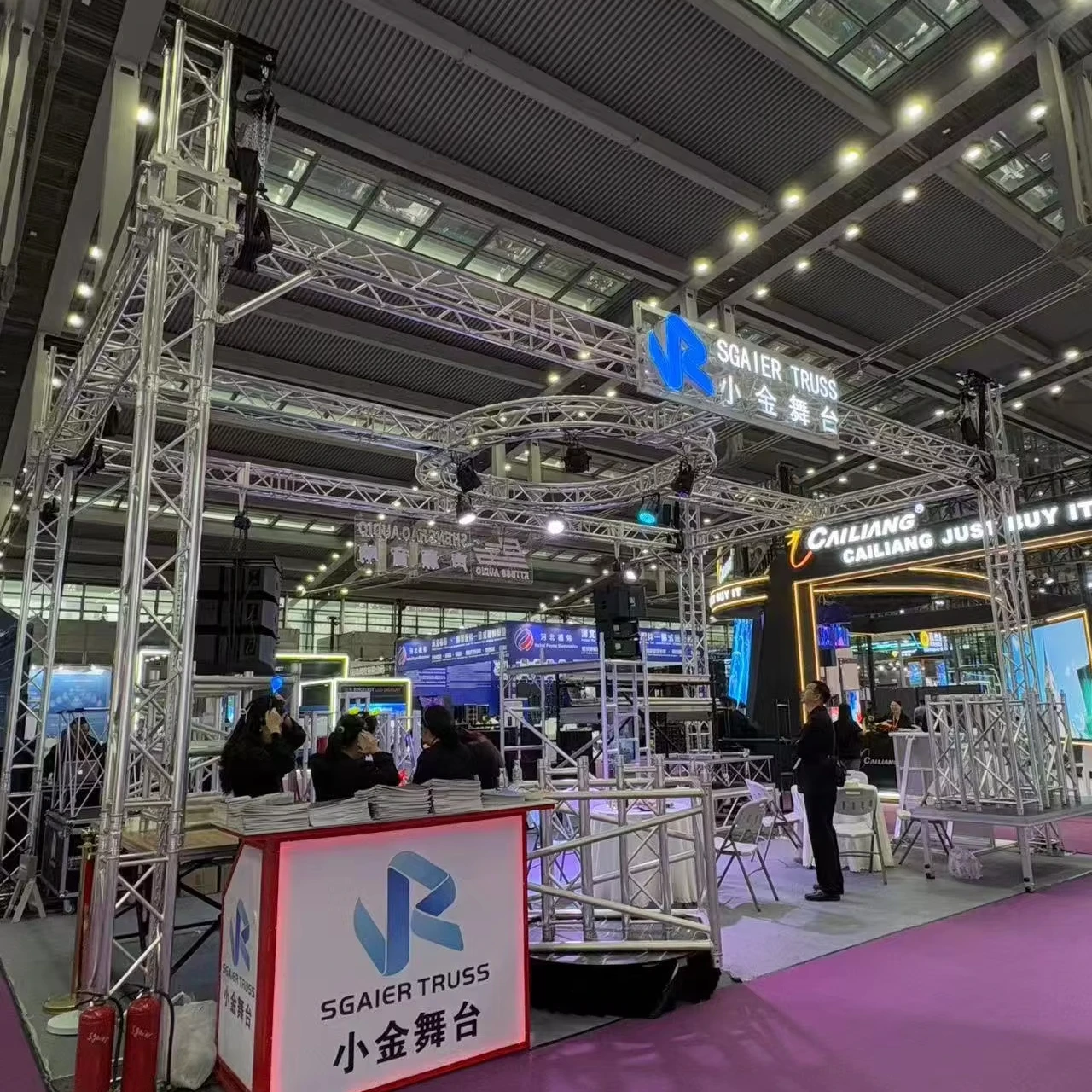 Professional Aluminum Square Truss For Exhibition With CE TUV Certificate Best Sale
Professional Aluminum Square Truss For Exhibition With CE TUV Certificate Best Sale