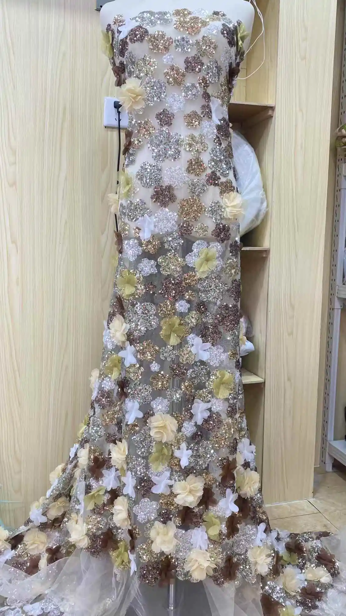 5 Yards African Luxury 3D Flower Lace Fabric 2025 High Quality French Nigerian Embroidery Tulle Fabric For Wedding Dress Sewing
5 Yards African Luxury 3D Flower Lace Fabric 2025 High Quality French Nigerian Embroidery Tulle Fabric For Wedding Dress Sewing