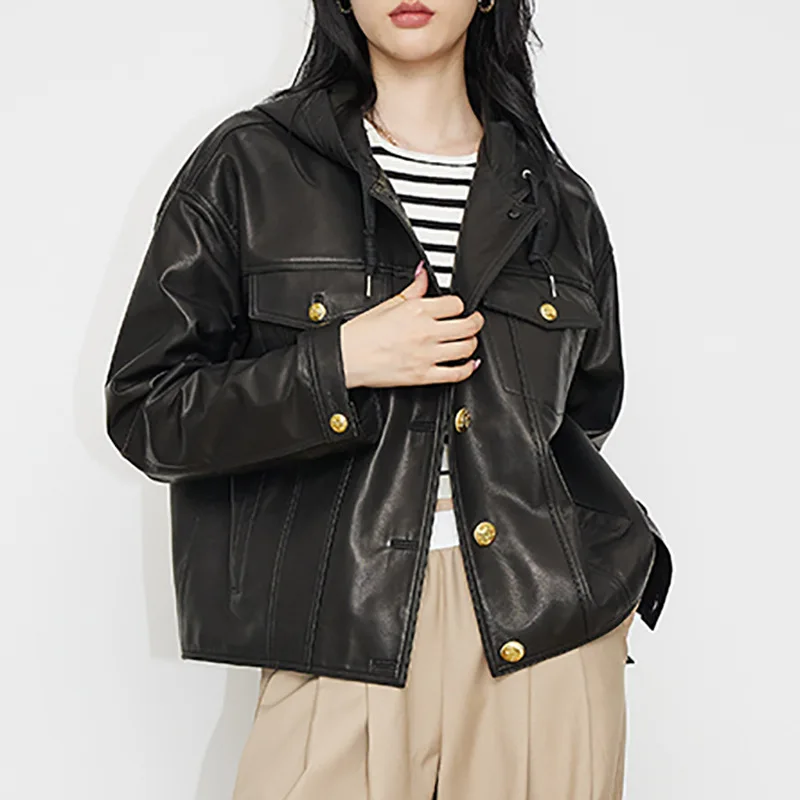 Genuine leather jacket for autumn and winter, new commuting style with metal button design, drawstring and hat style
Genuine leather jacket for autumn and winter, new commuting style with metal button design, drawstring and hat style
