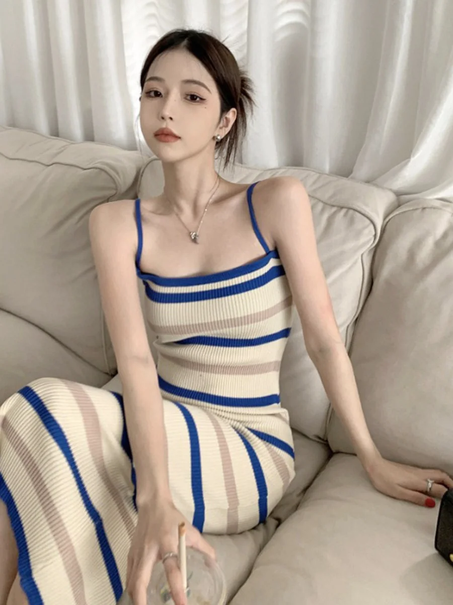 Pure Desire Spicy Striped Knitted Halter Dress Women Summer Slimming Midi Length Wrap around Skirt Outerwear Elegant Lady Style
Pure Desire Spicy Striped Knitted Halter Dress Women Summer Slimming Midi Length Wrap around Skirt Outerwear Elegant Lady Style