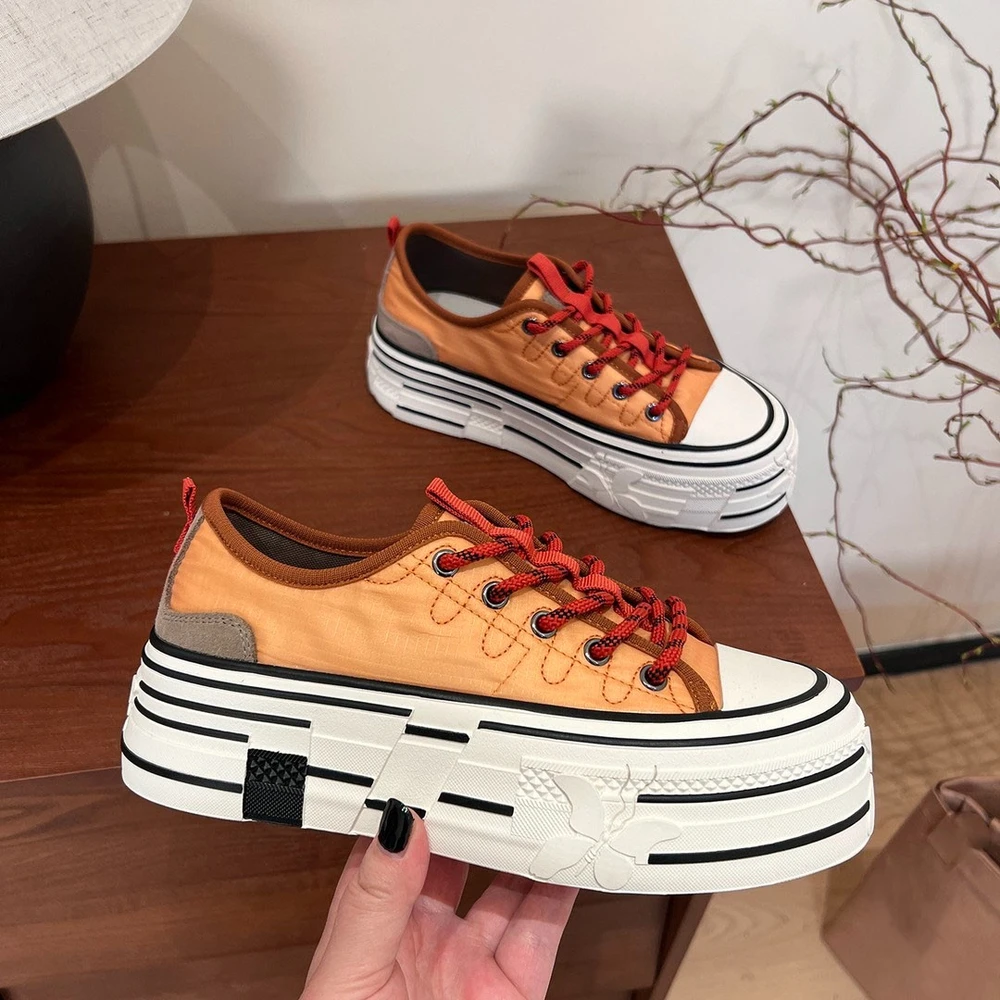 Women's Retro Thick Bottom Platform Canvas Shoes Breathable Casual Sports Increased Height Board Shoes Spring New Arrival
Women's Retro Thick Bottom Platform Canvas Shoes Breathable Casual Sports Increased Height Board Shoes Spring New Arrival