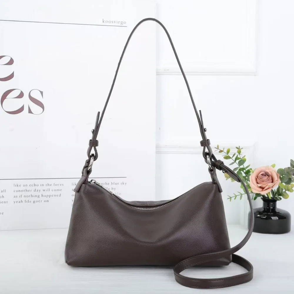 New Simple Classic Fashion High-end Versatile Large-Capacity Soft Leather Bag Elegant and Durable Texture Practical
New Simple Classic Fashion High-end Versatile Large-Capacity Soft Leather Bag Elegant and Durable Texture Practical