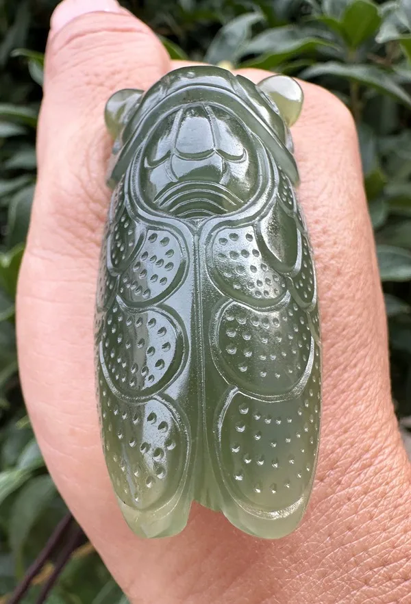Grade A Natural HeTian Lake water green Jade jadeite Hand-Carved pendant cicada
Grade A Natural HeTian Lake water green Jade jadeite Hand-Carved pendant cicada