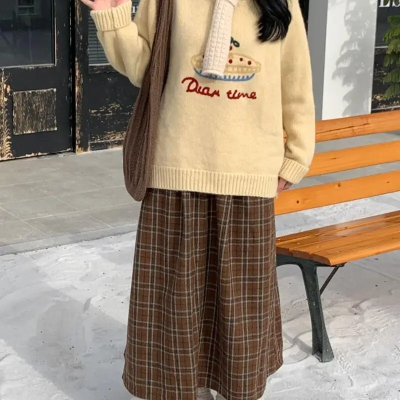 Зимняя толстая большая расклешенная шерстяная повседневная полуюбка женская ретро свободная коричневая клетчатая миди в винтажном стиле уютная теплая модная юбка
Зимняя толстая большая расклешенная шерстяная повседневная полуюбка женская ретро свободная коричневая клетчатая миди в винтажном стиле уютная теплая модная юбка