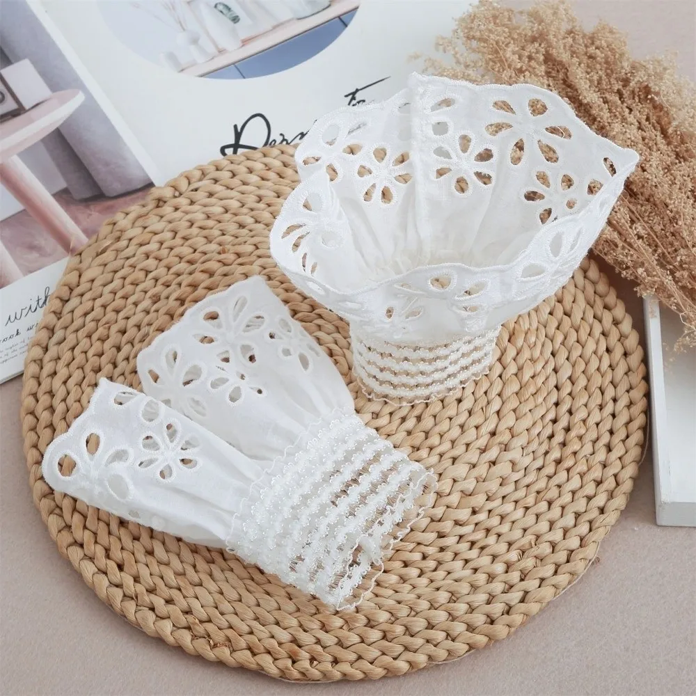 Decoration Hollow Out Floral Detachable Cuffs Lace Floral Shirt Decorative Fake Flared Sleeves False Wrist Sleeve Women
Decoration Hollow Out Floral Detachable Cuffs Lace Floral Shirt Decorative Fake Flared Sleeves False Wrist Sleeve Women