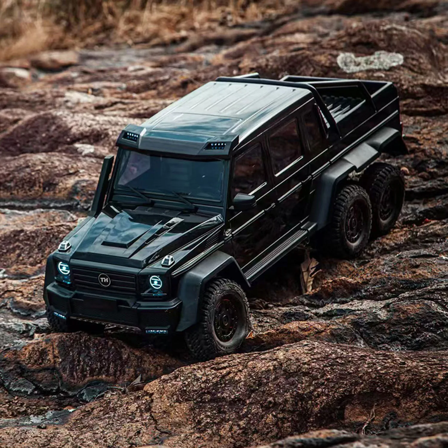 Toys 1/8 TRACTION HOBBY KM6 6WD Radio Control Off Road Car Vehicle RC Crawler Cars Model 2Speeed Axel Locks Brushed Motor Gift
Toys 1/8 TRACTION HOBBY KM6 6WD Radio Control Off Road Car Vehicle RC Crawler Cars Model 2Speeed Axel Locks Brushed Motor Gift