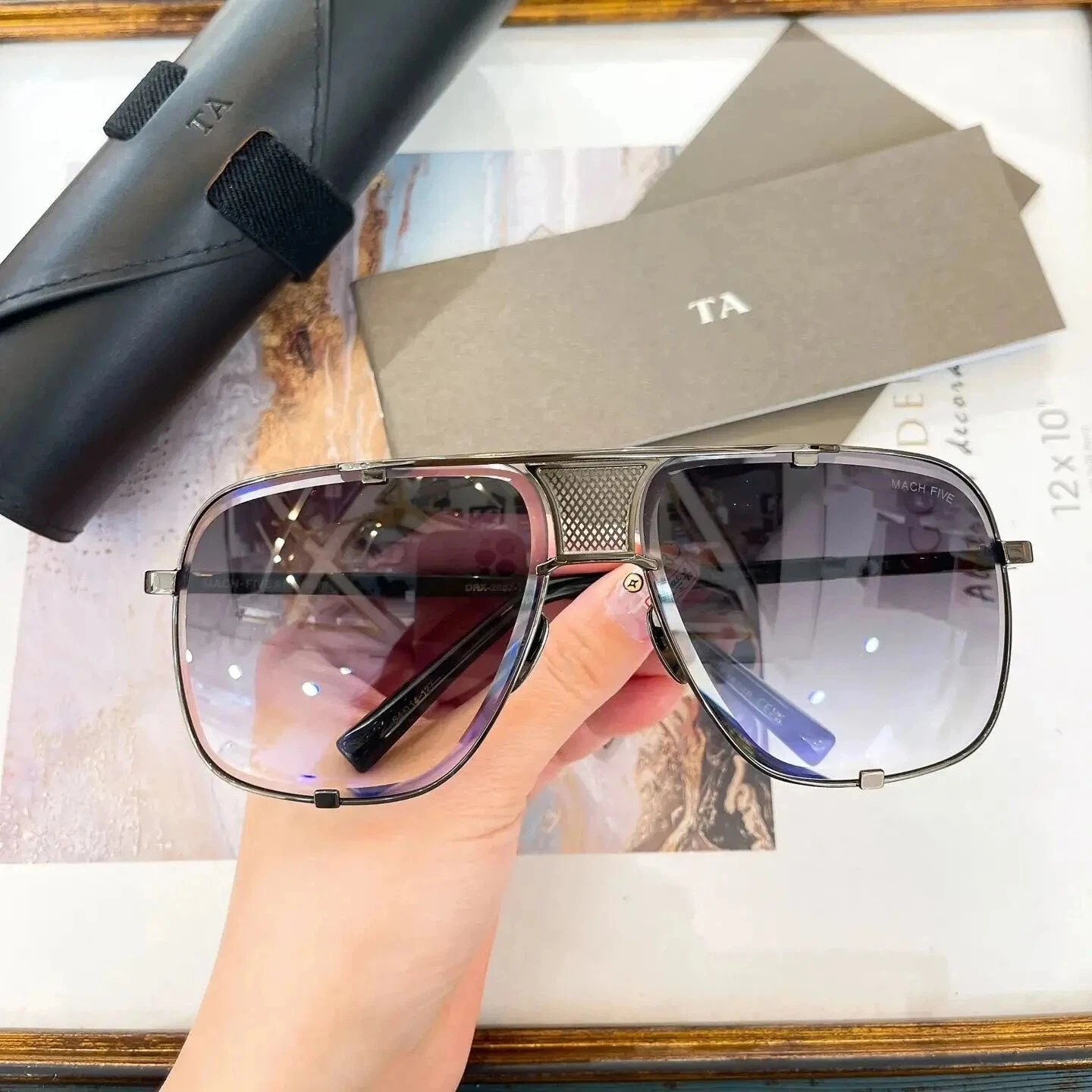 New For DIYTA DT DRX-2087 MACH FIVE Gradient Purple Lens Womens Sunglasses Square LIMITED EDITION Men's Sun Glasses With Box
New For DIYTA DT DRX-2087 MACH FIVE Gradient Purple Lens Womens Sunglasses Square LIMITED EDITION Men's Sun Glasses With Box