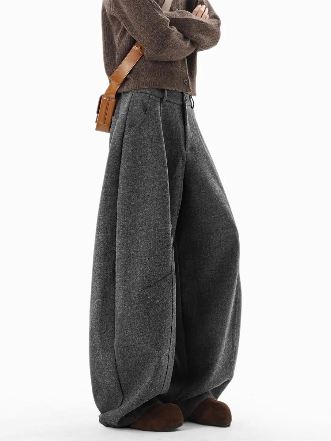 Мужские повседневные брюки в стиле ретро, свободного кроя, осенне-зимние, премиум-класса, новинка, струящиеся, однотонные, с широкими штанинами
Мужские повседневные брюки в стиле ретро, свободного кроя, осенне-зимние, премиум-класса, новинка, струящиеся, однотонные, с широкими штанинами