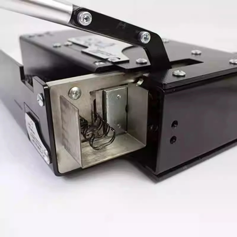 Электрический станок для резки колец с двойной катушкой, специальное оборудование для обработки полосок с отрывными листами, резак для колец с катушкой
Электрический станок для резки колец с двойной катушкой, специальное оборудование для обработки полосок с отрывными листами, резак для колец с катушкой