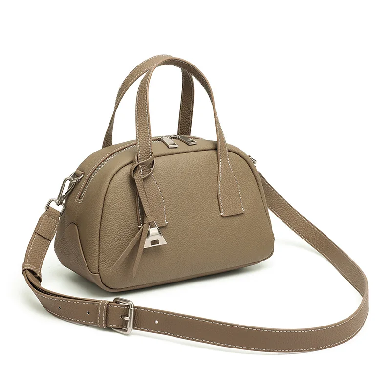Luxury Handbags Female Bowling Tote Bags Niche Design Women Shoulder Bags New Genuine Cowhide Leather Satchel Crossbody Bags
Luxury Handbags Female Bowling Tote Bags Niche Design Women Shoulder Bags New Genuine Cowhide Leather Satchel Crossbody Bags