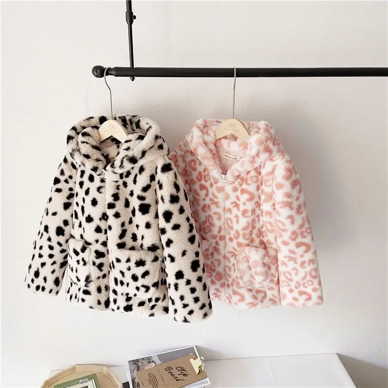 2024 Baby Girls Leopard Fake Fur Coats Jackets Autumn Winter Clothes Kids Elegant Warm Coat Children Clothes Overcoats E524
2024 Baby Girls Leopard Fake Fur Coats Jackets Autumn Winter Clothes Kids Elegant Warm Coat Children Clothes Overcoats E524