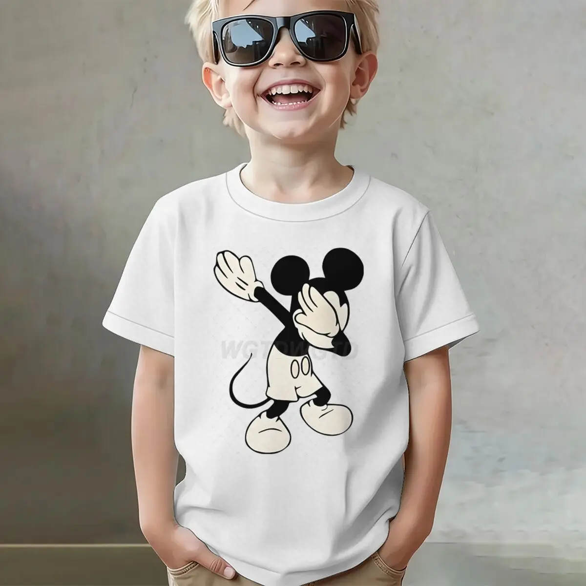 Toddler Vintage Mickey Mouse T-shirt Classic Character Graphic Soft Cotton Tee Cool Street Style Girl Boy Fashion Casual T-shirt
Toddler Vintage Mickey Mouse T-shirt Classic Character Graphic Soft Cotton Tee Cool Street Style Girl Boy Fashion Casual T-shirt