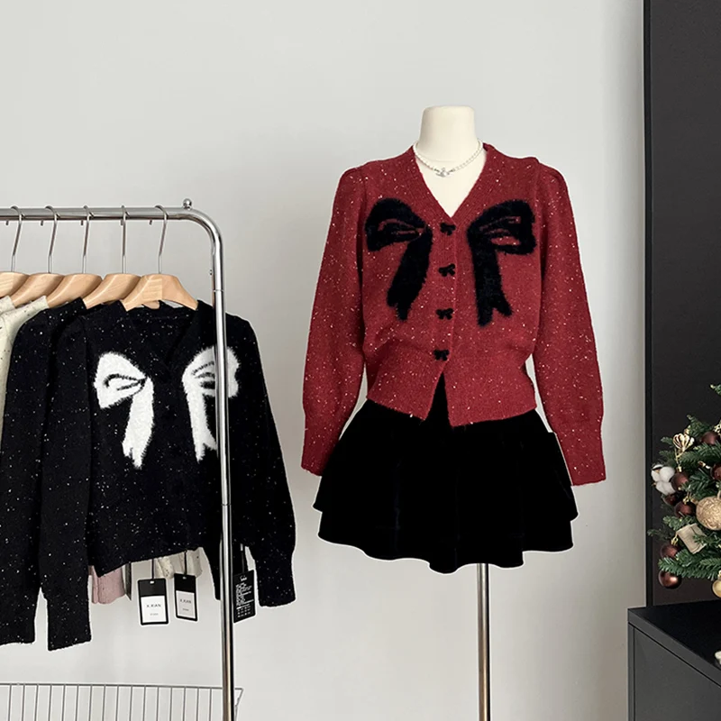 2023 Autumn Winter Cardigans New Knitted Cardigan Sweater Women Top Basic V-Neck Long Sleeve Bow Embroidery Sweaters
2023 Autumn Winter Cardigans New Knitted Cardigan Sweater Women Top Basic V-Neck Long Sleeve Bow Embroidery Sweaters