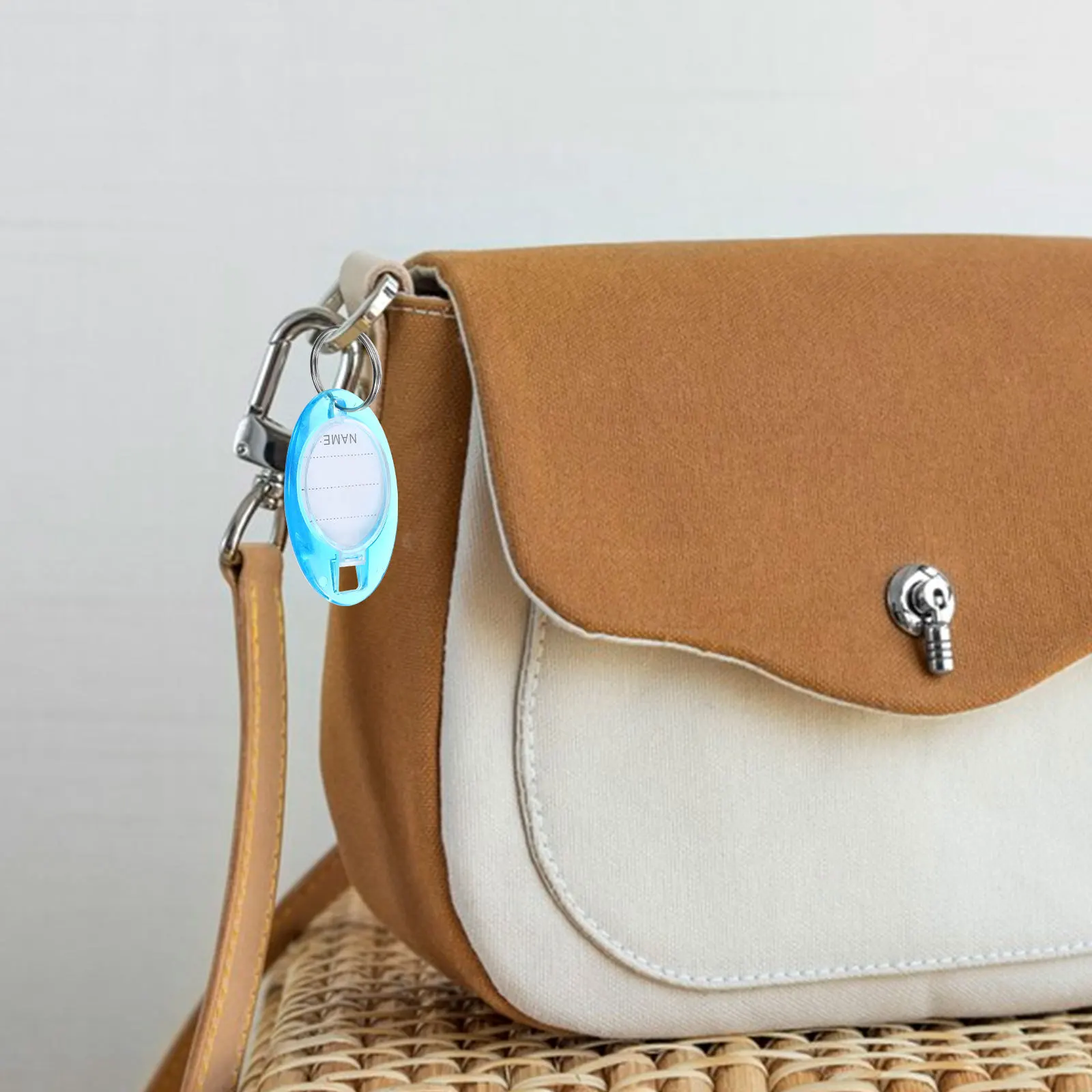 50 шт. пластиковых бирок для ключей, прозрачные, разноцветные, овальные, с бумажной вставкой, для идентификации ключей и багажа
50 шт. пластиковых бирок для ключей, прозрачные, разноцветные, овальные, с бумажной вставкой, для идентификации ключей и багажа