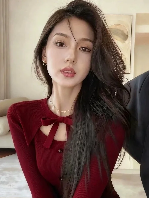 Red Knitted Sweater Women's Slim Fit Inner Wear Top for Autumn Winter Seasonal Fashion Cozy Long Sleeve round Neck Design
Red Knitted Sweater Women's Slim Fit Inner Wear Top for Autumn Winter Seasonal Fashion Cozy Long Sleeve round Neck Design