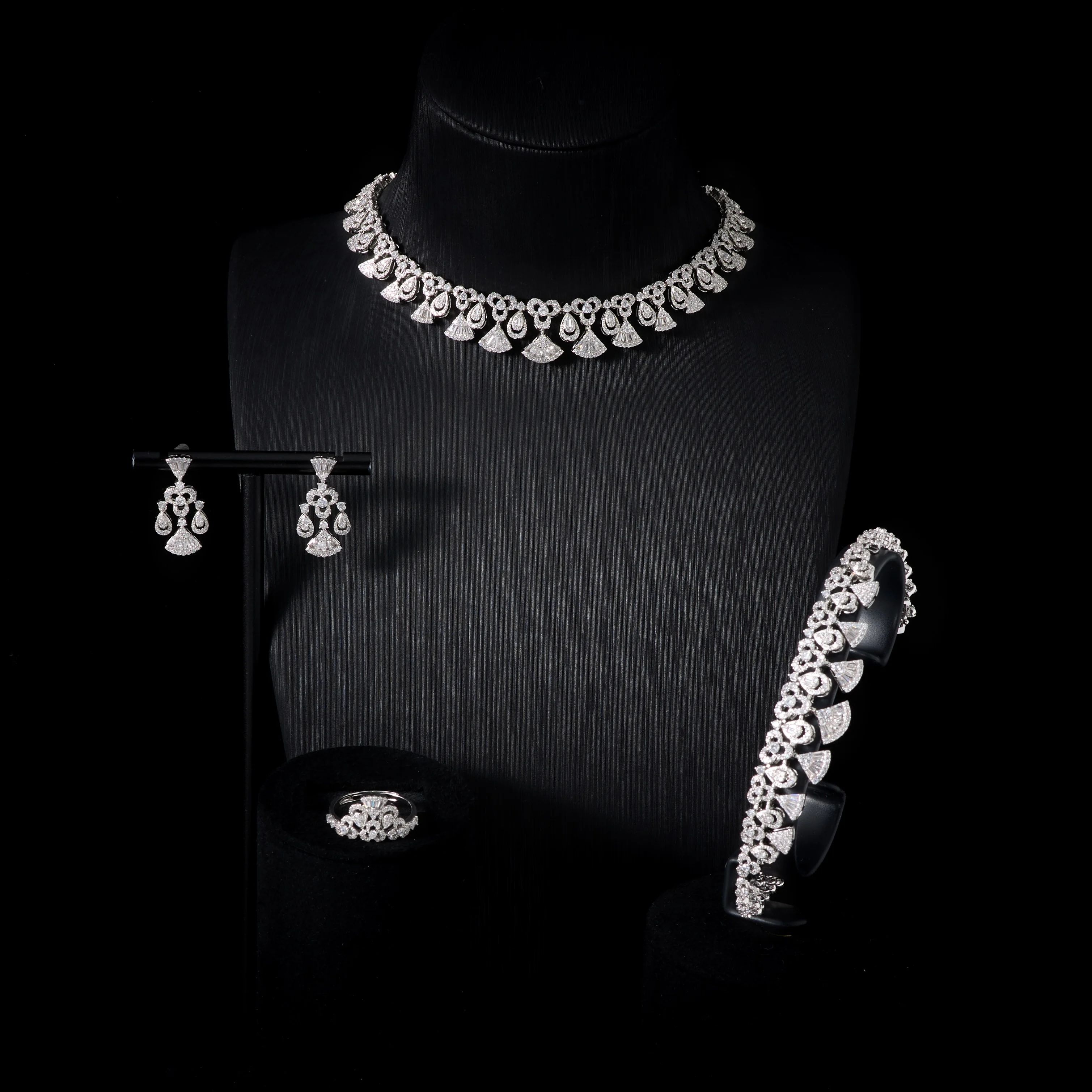 INJEWELIFE Choker Necklace Set for Women Cubic Zircon Set Jewellery Woman Saudi Arabia Wedding Party Accessory 00038
INJEWELIFE Choker Necklace Set for Women Cubic Zircon Set Jewellery Woman Saudi Arabia Wedding Party Accessory 00038